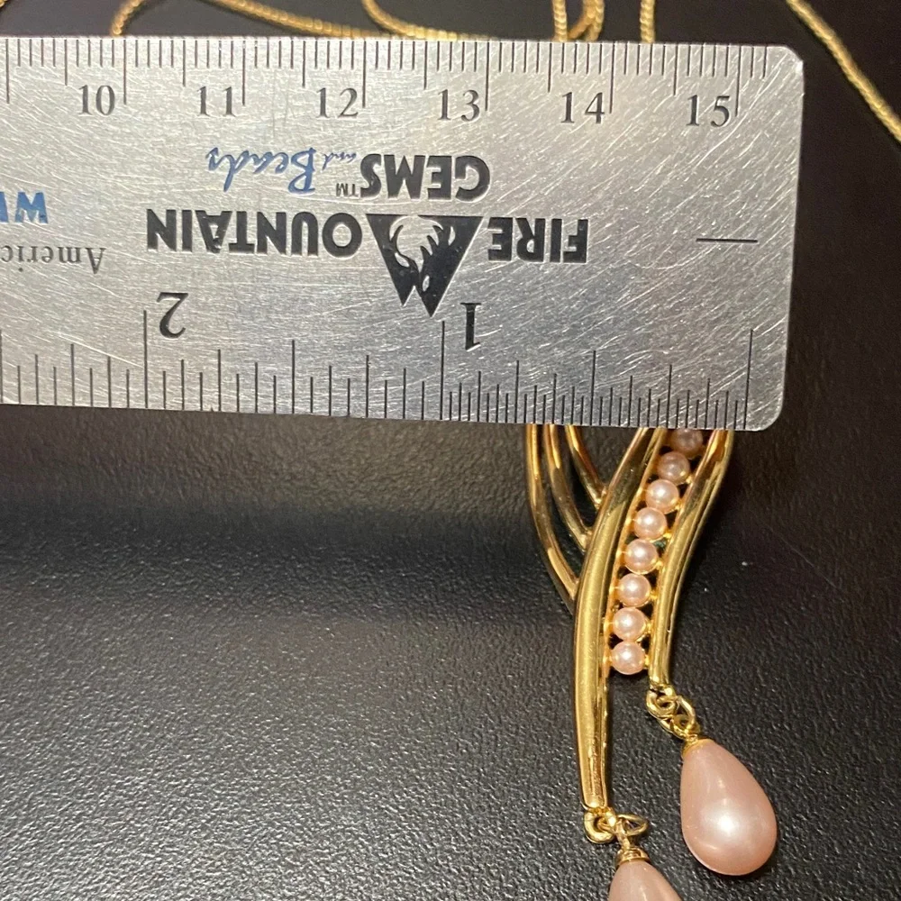 Vintage 30” Gold and Pink Pearl Pendant Necklace